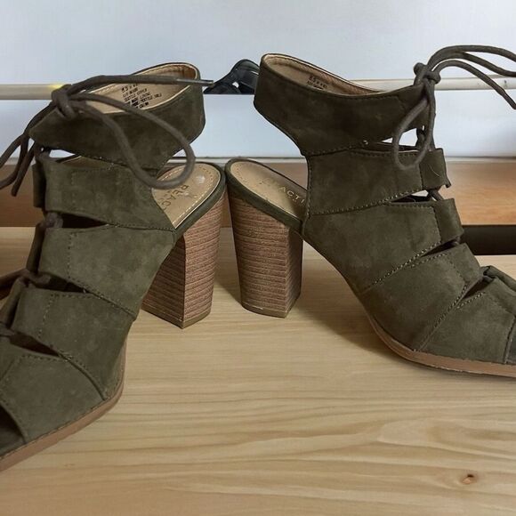 Kenneth Cole Green Lace-Up Gladiator Sandals Block Heel - Picture 2 of 5